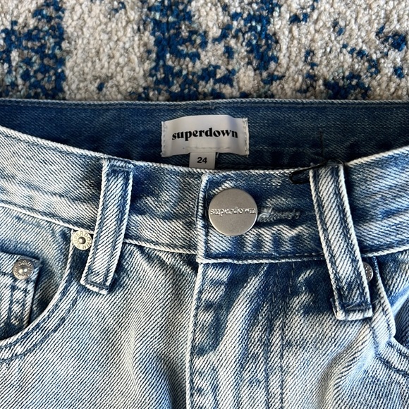 superdown Ramona High Waisted Jean in Light Blue Wash 24 - Picture 7 of 9